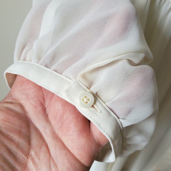Women Loft Ivory Button Blouse Top M Sheer Career Classic Feminine Relaxed NEW - Picture 3 of 7